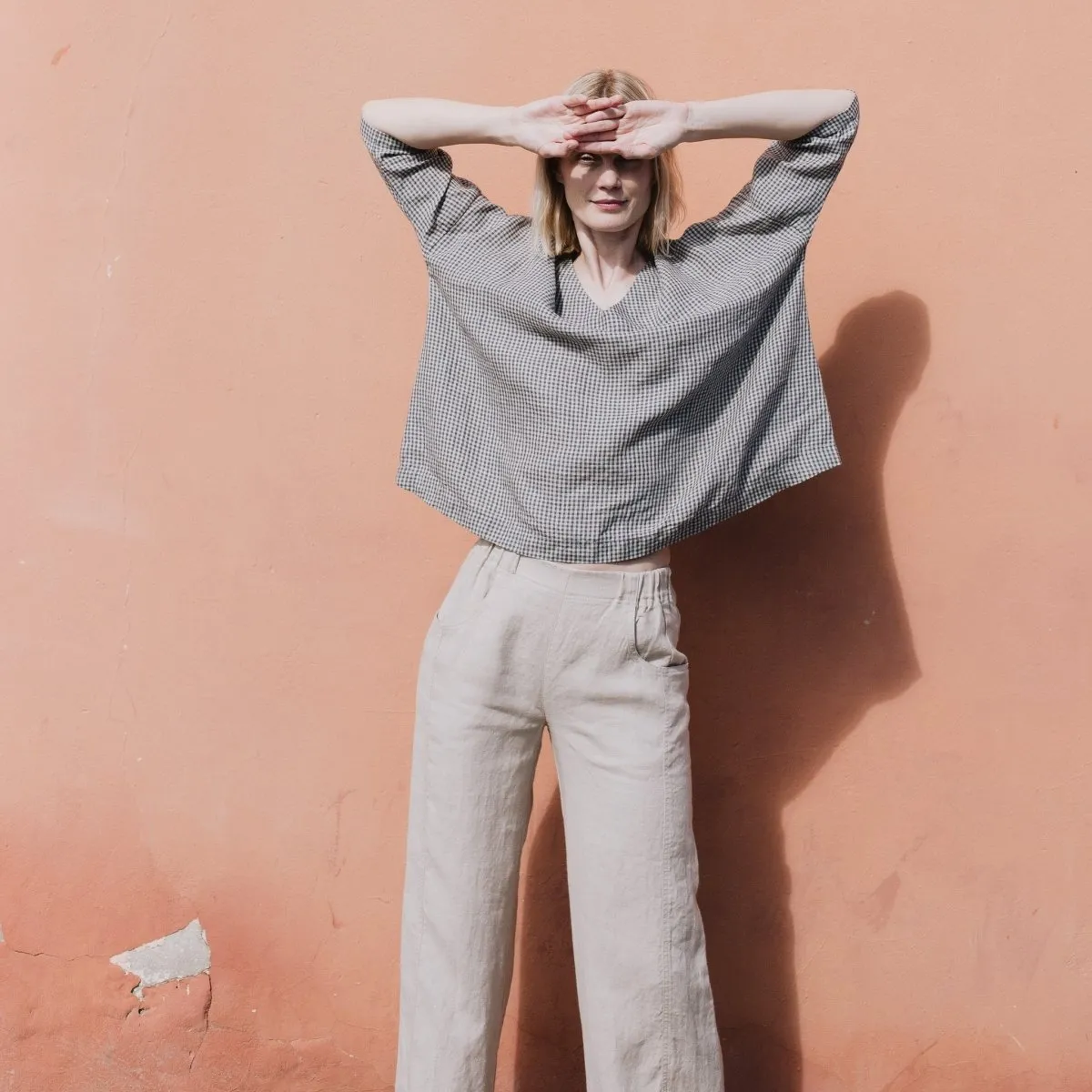 R: HIDA classic linen pants (Size: M; Color: Cream)