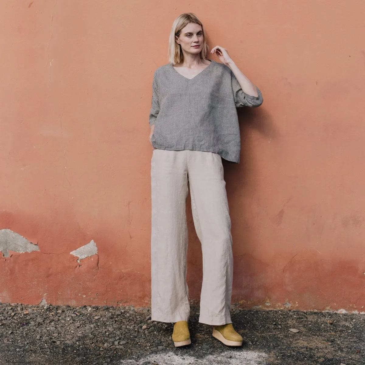 R: HIDA classic linen pants (Size: M; Color: Cream)